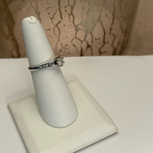 14K NATURAL DIAMOND ENGAGEMENT RING - Picture 3 of 5